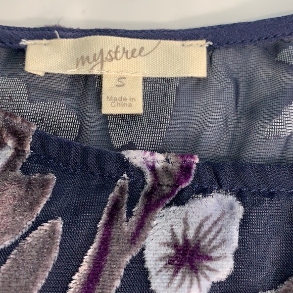 Mystree Velvet Floral Shift Dress - Picture 7 of 8